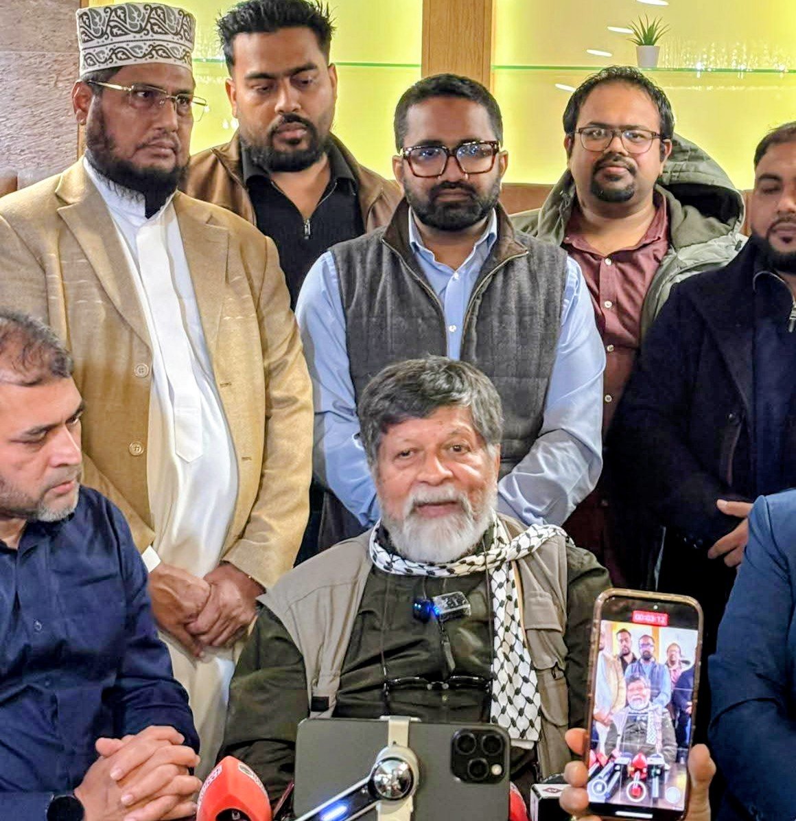 বিশ্বখ্যাত আলোকচিত্রী শহীদুল আলম